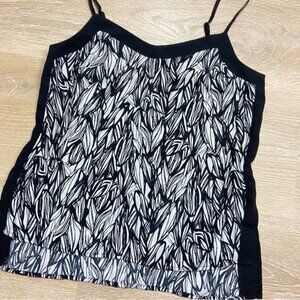 Black and White Patterned Women's tank to. Size xsmall